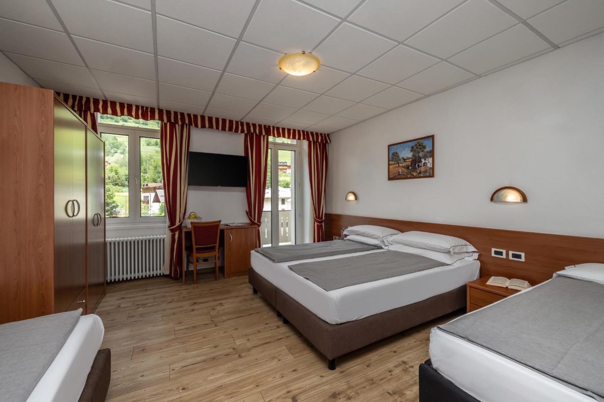 Hotel Pejo ペーイオ・フォンティ 部屋 写真